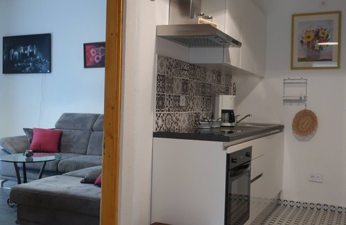 Dobrokoz House | Year-Round Holiday Home with Pool, Hot Tub & Pet-Friendly