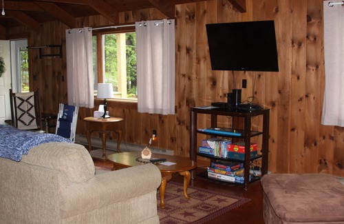 Middleton House | Year-Round Retreat with Lake Access and Incredible Reviews