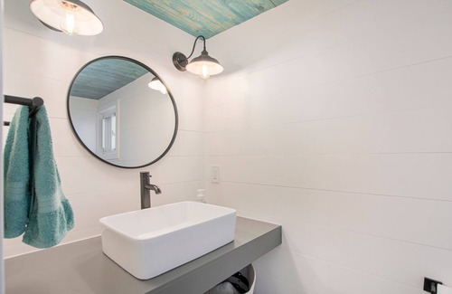 Bradley House | Scenic Lakefront Cottage with Ocean Views & Family Amenities