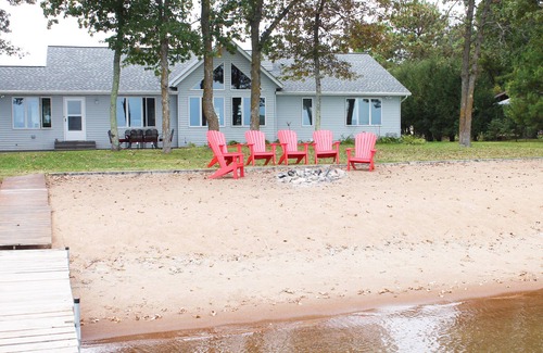 Walker House | Experience a Year-Round Lake Home on Sandy Beach