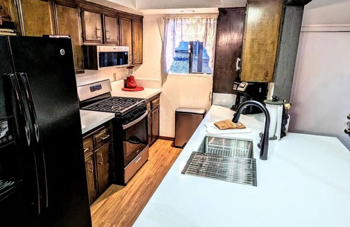 Big Bear Lake Condo | Year-Round Mountain Escape – Four-Season Fun at Snow Summit’s Front Door