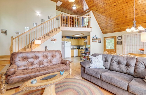 Murphy Cabin | Year-Round Mtn View: Pet-Friendly Murphy Retreat