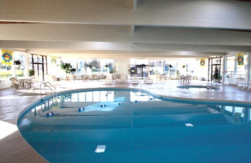 Mishicot Apartment | Relaxing Golf Resort & Conference Center for All Seasons