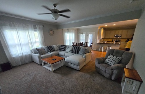 Evans House | Exceptional Year-Round Rental with Entertainment & Pet-Friendly