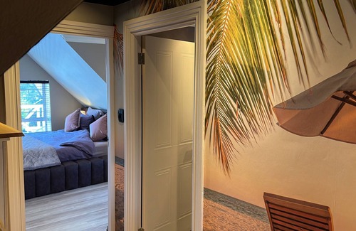 Somerset West House | Relaxing Ocean View at YEBO Boutique Guesthouse