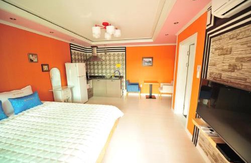 Gyeongju House | Inviting Yejeon Pension: Family-Friendly Retreat with Pool