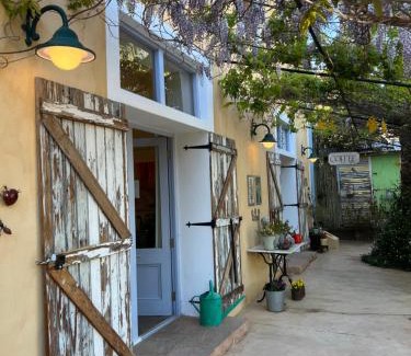 Cederberg House | Discover Yellow Aloe: Pet-Friendly 4-Star Getaway