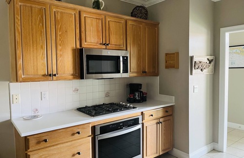 Fort Walton Beach - Destin House | Inviting Yellow Bird: 4BR Home Near Community Pool