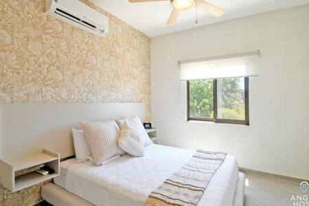La Paz Apartment | Idyllic Yellow Home Near Coromuel Beach - Perfect for Families