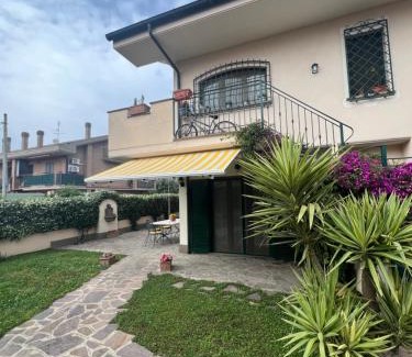 Ciampino Bed & Breakfast | Yellow House B&B
