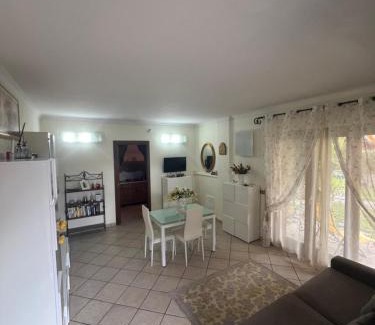 Ciampino Bed & Breakfast | Yellow House B&B