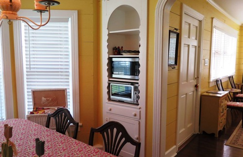 Salado Bed & Breakfast | Guest Rated: 9.8 at Yellow House Bed and Breakfast