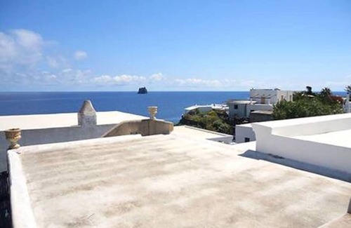 Piscita House | Idyllic Yellow House in Stromboli with Pool and Ocean View