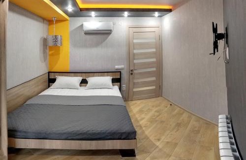 Sukhinovka Apartment | Yellow Loft: 2-Bedroom Getaway with Breakfast Included
