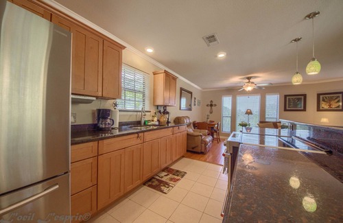 Canyon Lake House | Cozy Yellow Rose Cl 2459: Pet-Friendly Home with Kitchen
