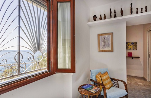 Recco Apartment | Cozy Yellow Suite on Recco's Seafront with Breakfast