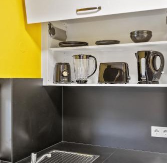 Schwarzlackenau Apartment | Yellow Suite - Whirlpool Garden - free parking - WiFi