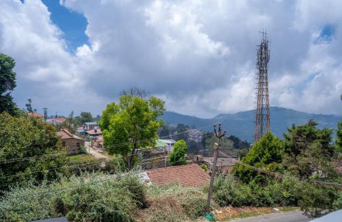 Kodaikanal Villa | Exceptional Yellow Tree: Family-Friendly with Breakfast Included