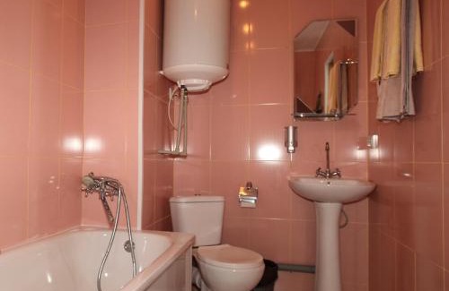 Petrovskoye Hotel | Discover YELLOW UNLIMITED HOTEL 4: Family-Friendly Retreat