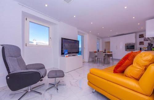 Ronco sopra Ascona Apartment | Family-Friendly Stay at Yellow View Apartment - Rated 9.3
