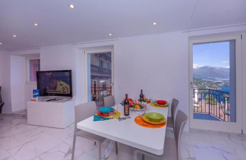 Ronco sopra Ascona Apartment | Family-Friendly Stay at Yellow View Apartment - Rated 9.3