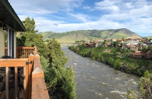 Gardiner Hotel | Riverside Cottages with Ocean Views - Guest Rated 9/10