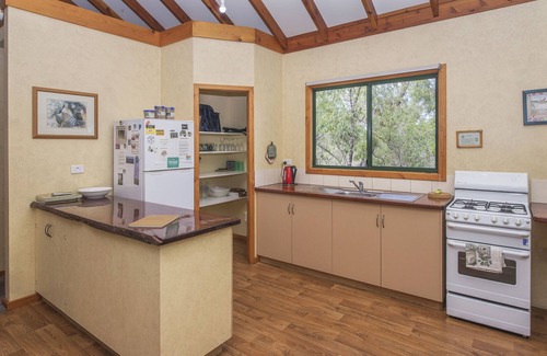 Metricup Cabin | Relaxing Yelverton Brook Sanctuary with Oceanfront Amenities