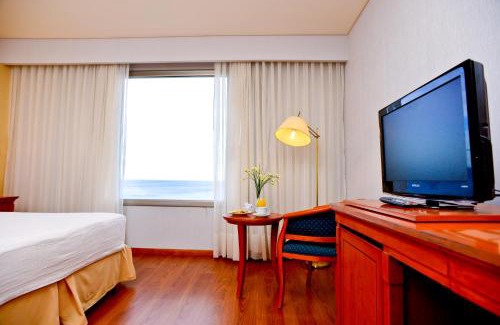 Puerto Madryn Hotel | Yene Hue: 4-Star Hotel with Ocean Views & Private Pool