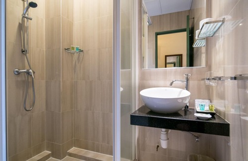 Downtown George Town Hotel | Discover Yeng Keng Hotel: Rated 9.2 with Pool & Restaurant