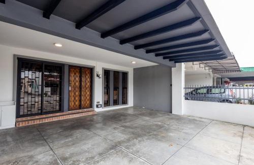 Taman Ipoh House | Yenny Cottage - Canning Private House Spacious
