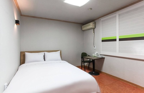 Jeongok Hotel | Eco-Friendly Stay at Yeoncheon Hole in One - Rated 9.2/10
