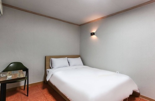 Jeongok Hotel | Eco-Friendly Stay at Yeoncheon Hole in One - Rated 9.2/10