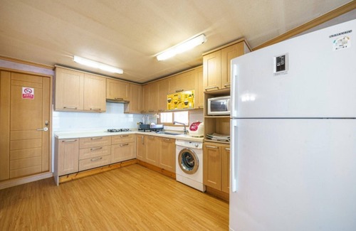 Yeongdeok House | Eco-Friendly Comfort at Yeongdeok Ttalbujadaege Pension