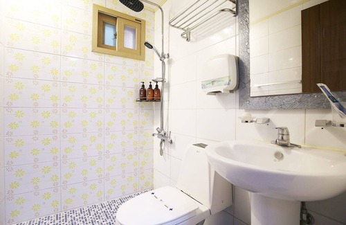 Yeongdong Hotel | Eco-Friendly Retreat at Yeongdong 32 Days - Rated 10/10