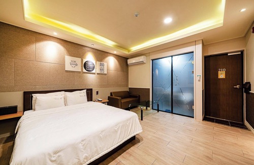 Yeongdong Hotel | Eco-Friendly Yeongdong Call Motel with Breakfast & Kids' Amenities
