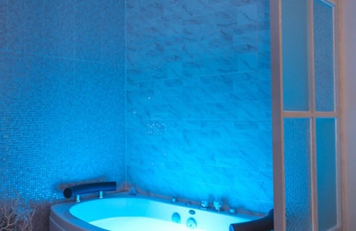 Onmok Hotel | Eco-Friendly Yeonggwang Tinker Bell Motel with Hot Tub