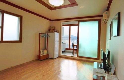 Suwon Condo | Cozy Yeongheungdo Seayard Pension with Ocean View & Breakfast
