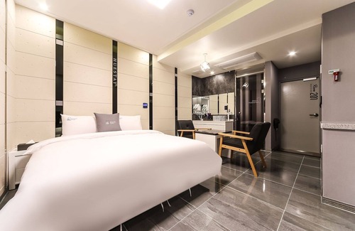 Yeongju Hotel | Eco-Friendly Yeongju Hue Stay with Kitchen & Breakfast