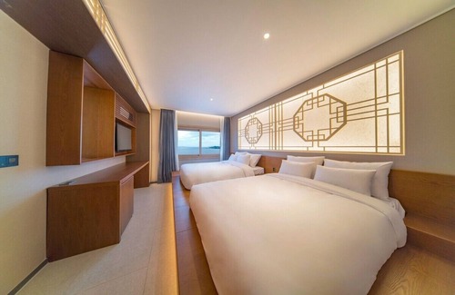 Yeongdeok Hotel | Yeanhwamoon Hotel: Wheelchair Accessible with Spa & Restaurant