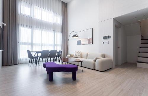 Yeosu Apartment | Discover Yeosu Castle D Art: Family-Friendly Retreat