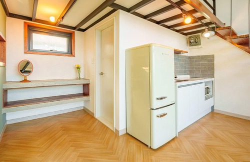 Dolsan-eup House | Scenic Yeosu Dasi bom Pension with Pool & Family Amenities