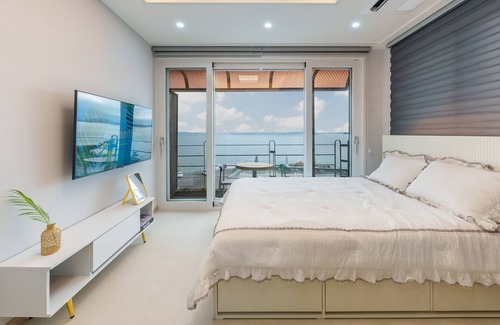 Yeosu House | Yeosu Eoneumeosjinnal Pension