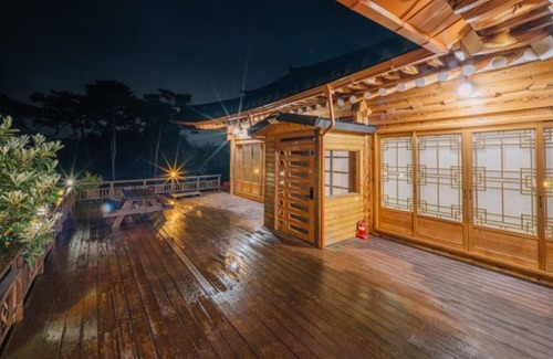 Yeosu House | Eco-Friendly Retreat at Yeosu Haneulchae Hanok Pension