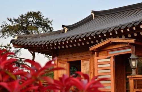 Yeosu House | Eco-Friendly Retreat at Yeosu Haneulchae Hanok Pension