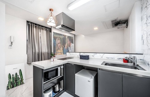 Yeosu House | Comfortable Yeosu Naegamumun Pension with Family-Friendly Amenities