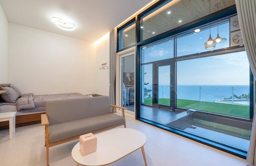 Dolsan-eup House | Family-Friendly Getaway at Yeosu Seuteimeong with Pool