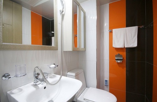 Yeosu House | Eco-Friendly Yeosu Space Guest House with Breakfast Included