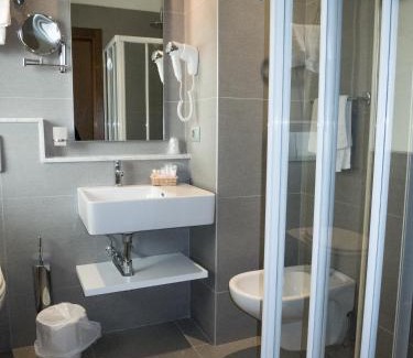 Miramare Hotel | Relax at Yes Hotel Touring & SPA with Oceanfront Amenities