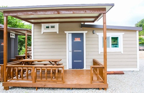 Tojungdo House | Explore Yesan Deoksan Charcoal Land Pension with Spa & Breakfast