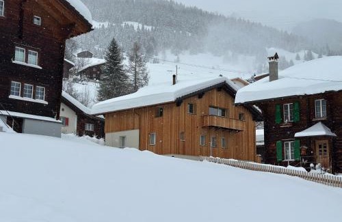 Rueras Apartment | Family-Friendly Yeti Lodge – Rated 9.5 by Guests